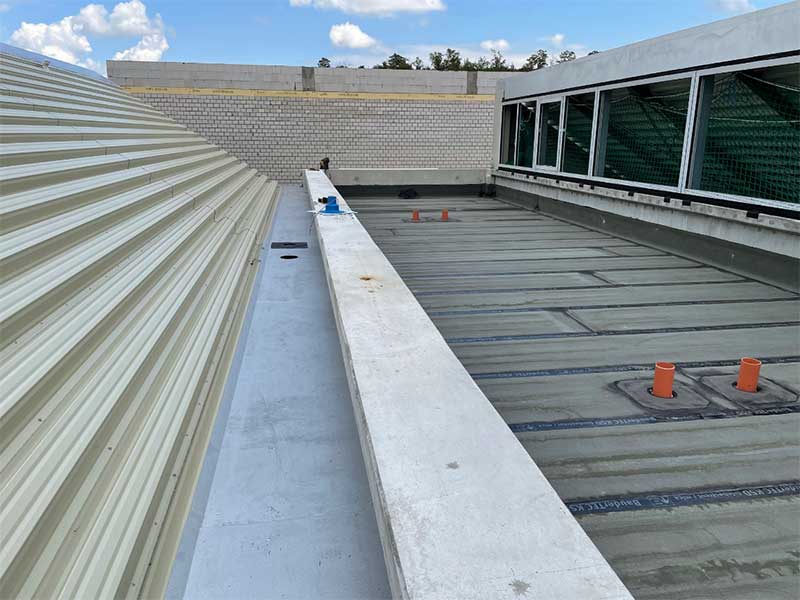 Bitumenarbeiten auf dem Dach der unserer neuen Werkstatthalle der Zapp GmbH